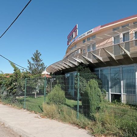 Hostal Brin Монреал дел Кампо Екстериор снимка
