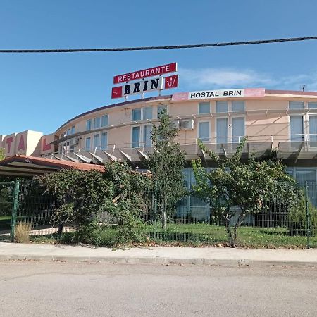 Hostal Brin Монреал дел Кампо Екстериор снимка